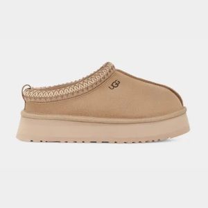 Inspired U G G Platform New in the box size 9 Mustard Seed